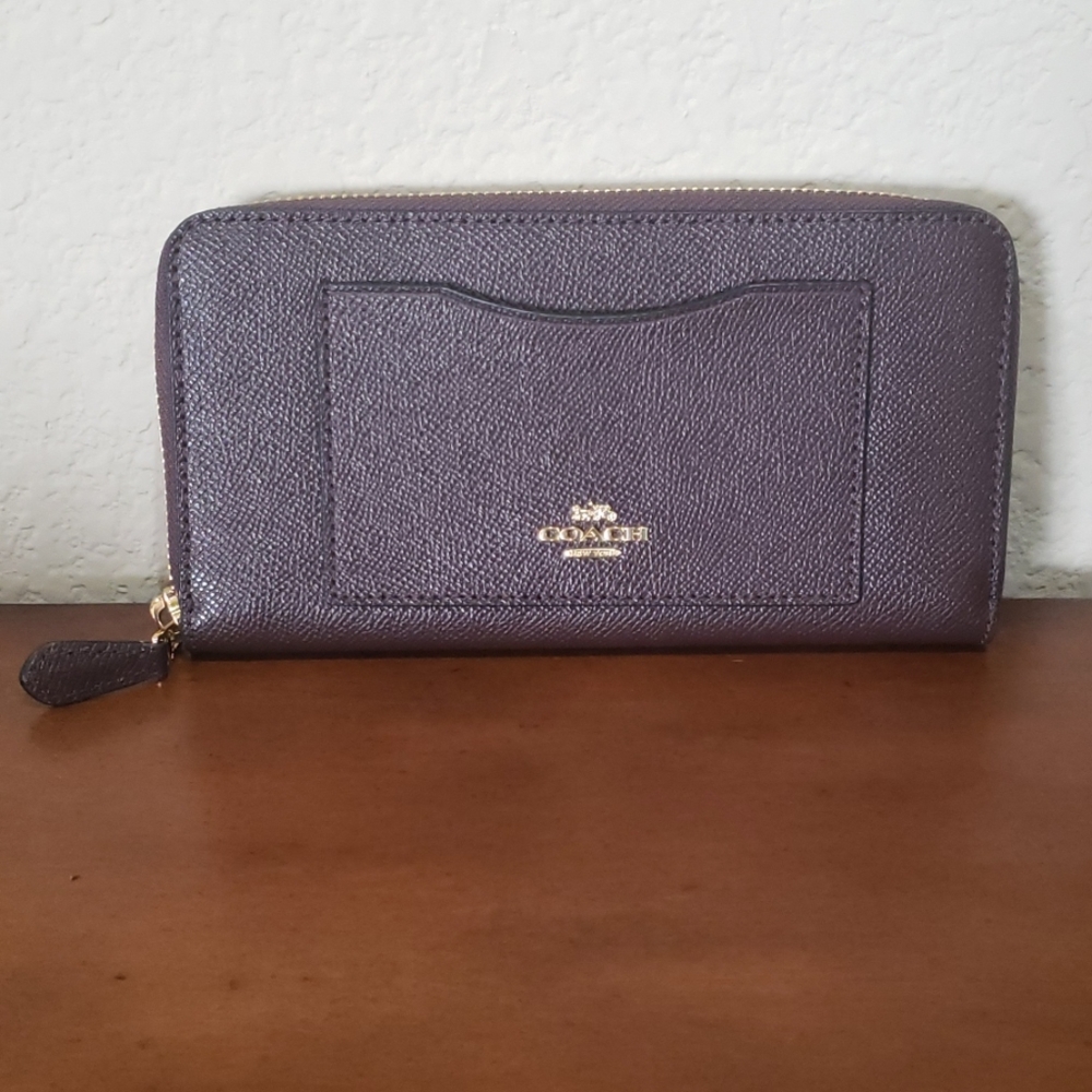 Coach Accordion Leather Zip around Wallet